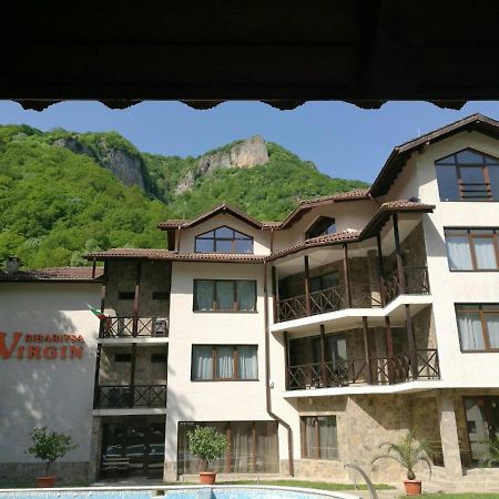 Family Hotel Virgin Ribarica Bagian luar foto