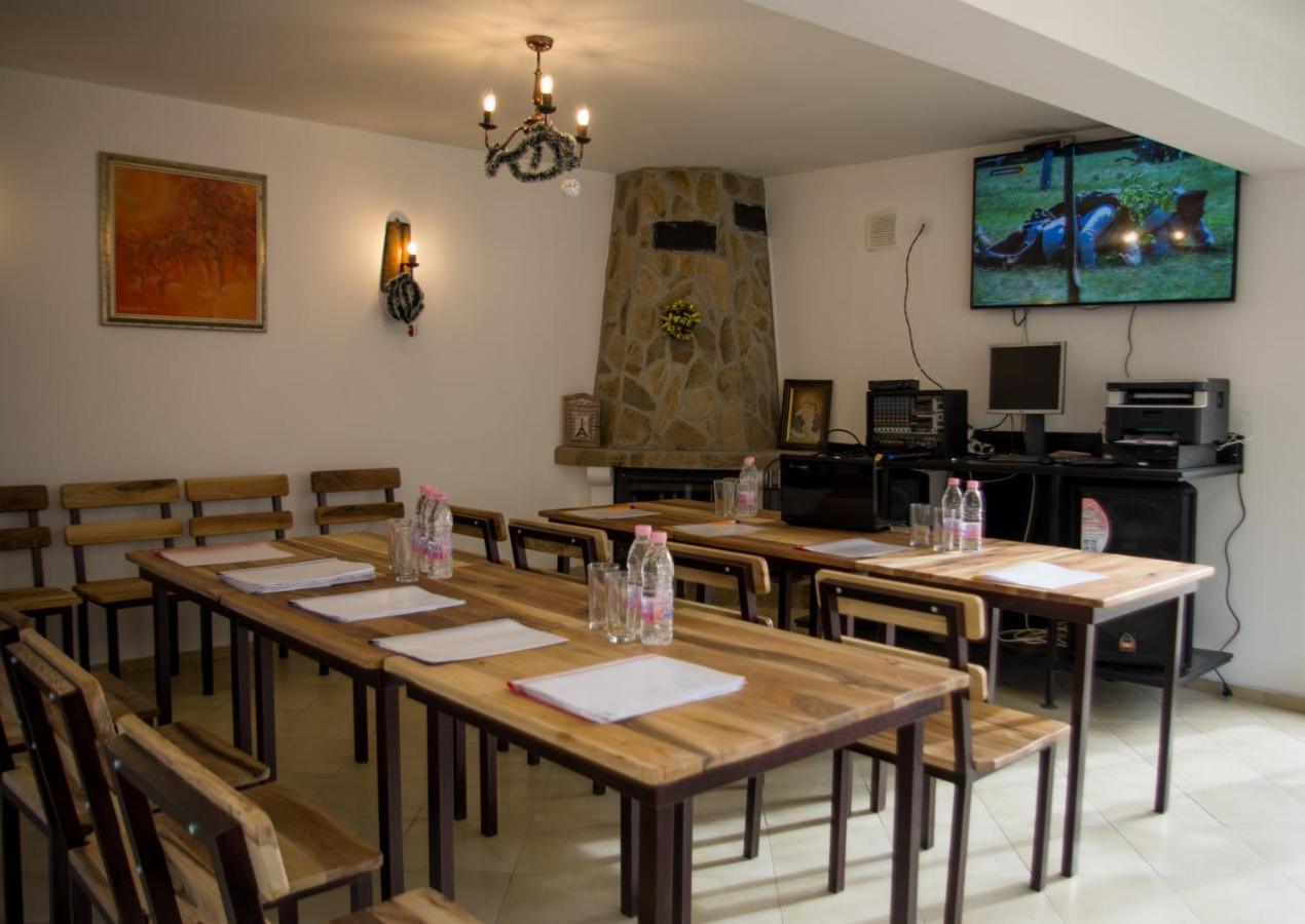 Family Hotel Virgin Ribarica Bagian luar foto