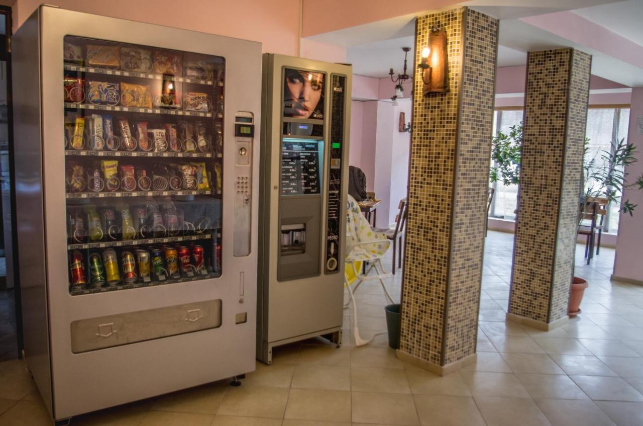 Family Hotel Virgin Ribarica Bagian luar foto